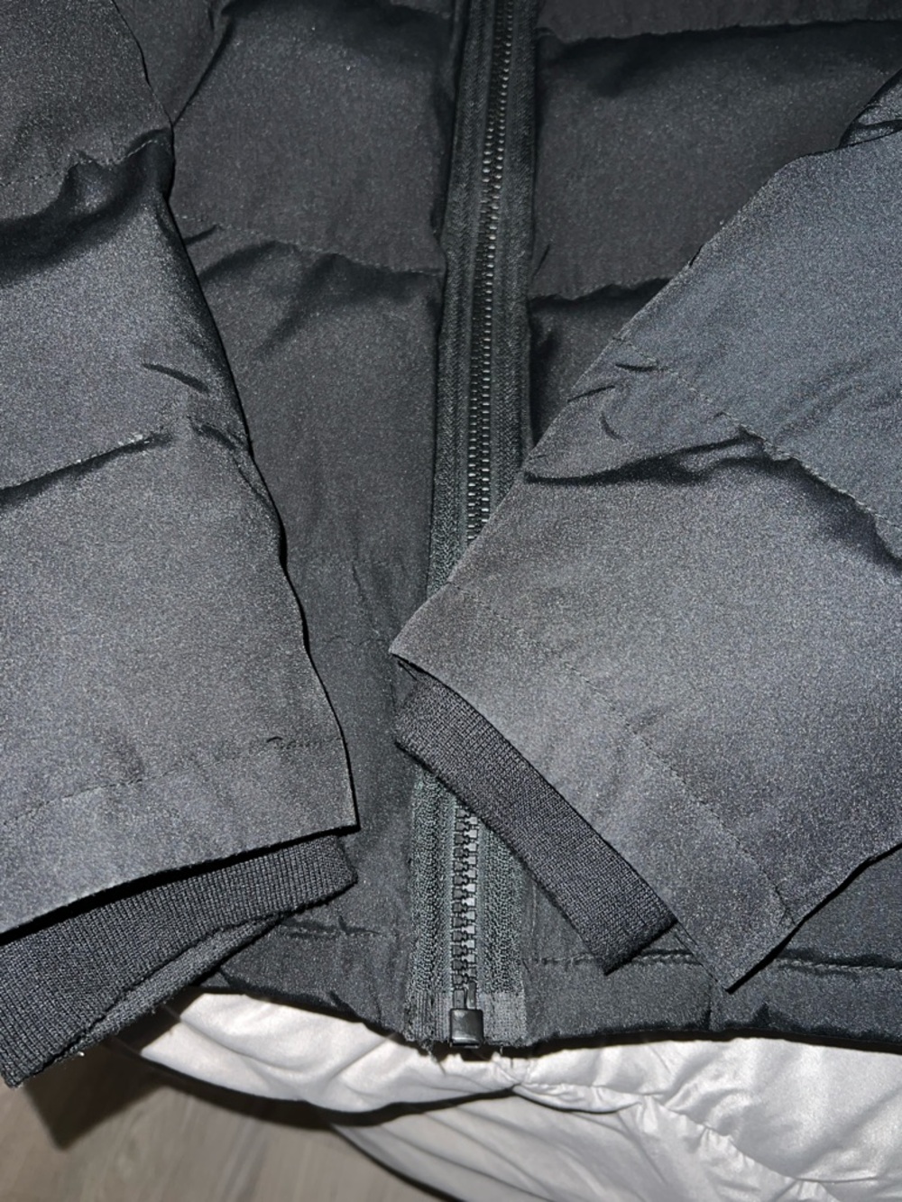 DKNY Men's Hooded Puffer Jacket‎ - Picture 10 of 10